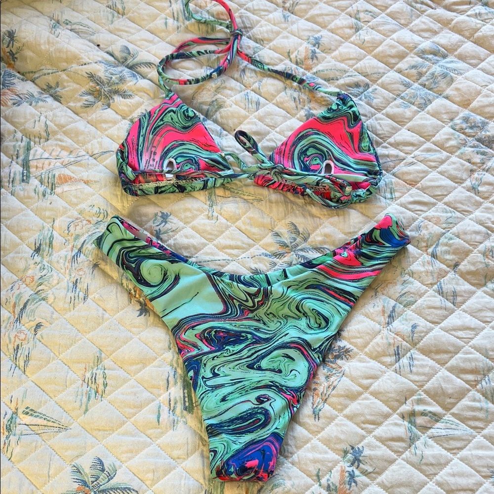 Colorful Swirl Bikini Set - Picture 4 of 6